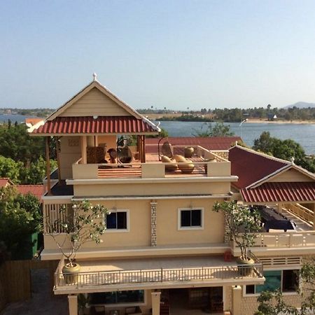 Kool Kampot Hotell Eksteriør bilde