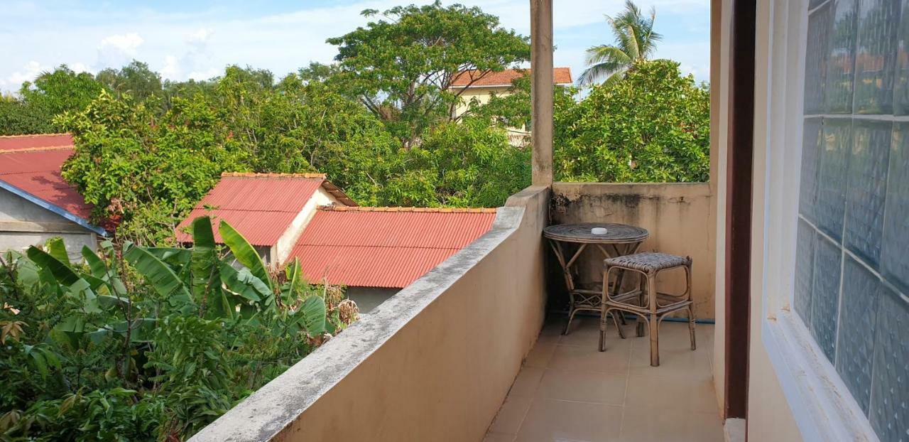 Kool Kampot Hotell Eksteriør bilde