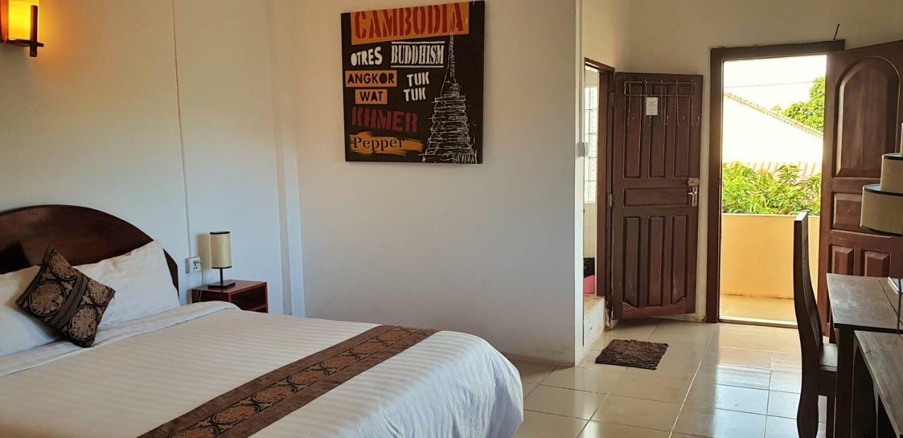 Kool Kampot Hotell Eksteriør bilde