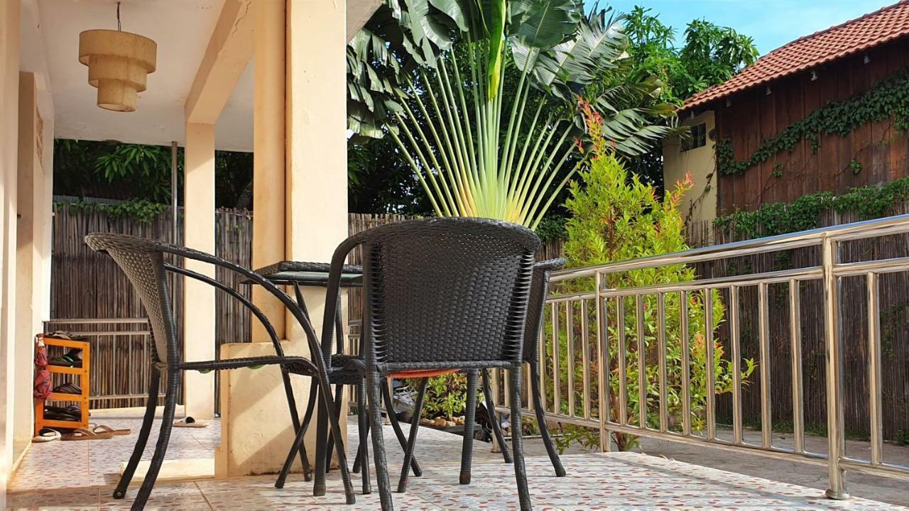 Kool Kampot Hotell Eksteriør bilde