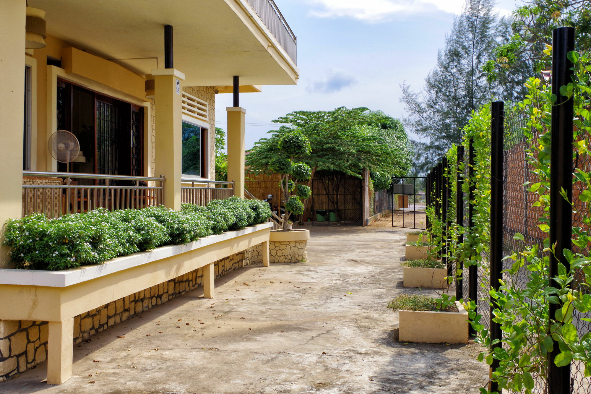 Kool Kampot Hotell Eksteriør bilde