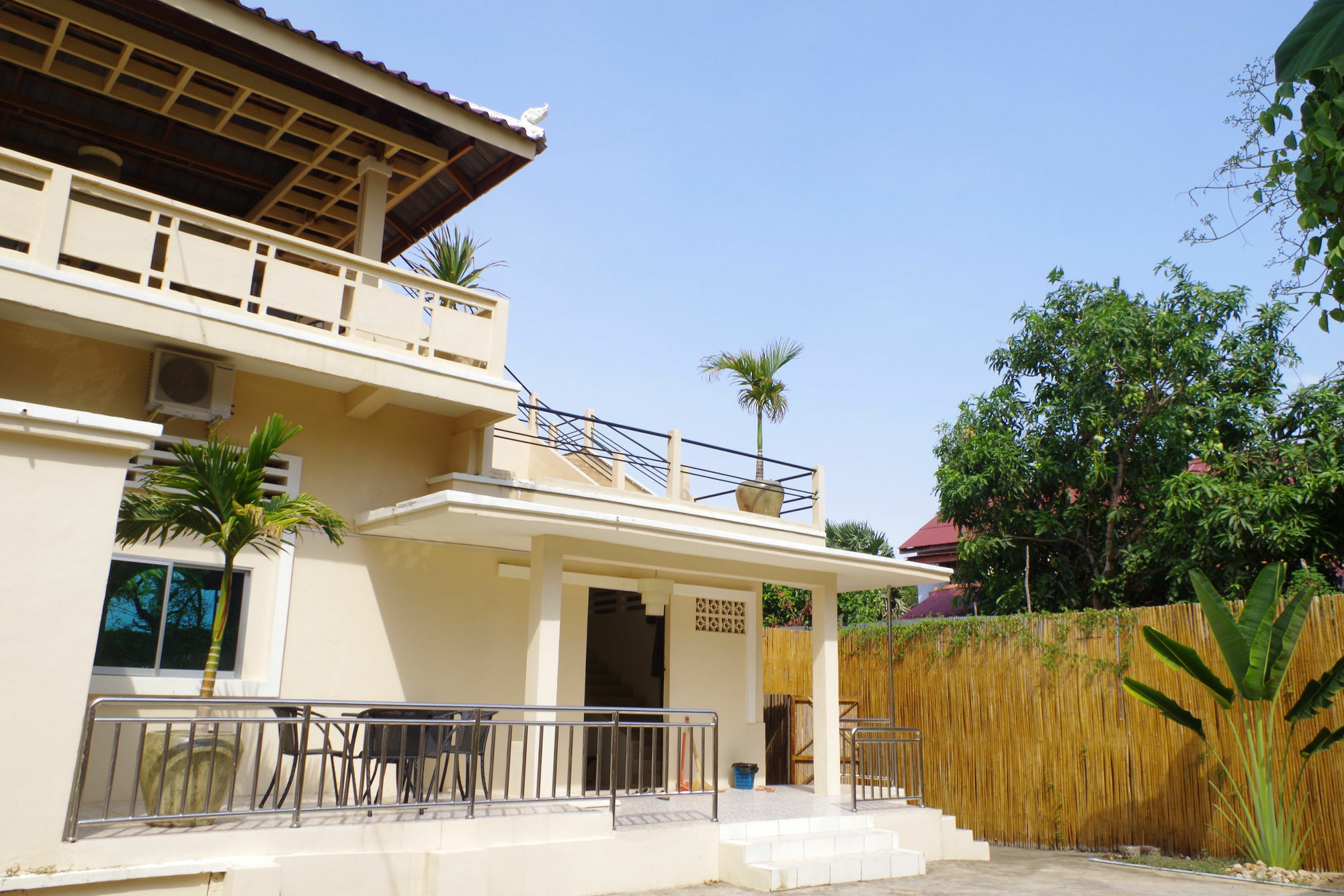 Kool Kampot Hotell Eksteriør bilde